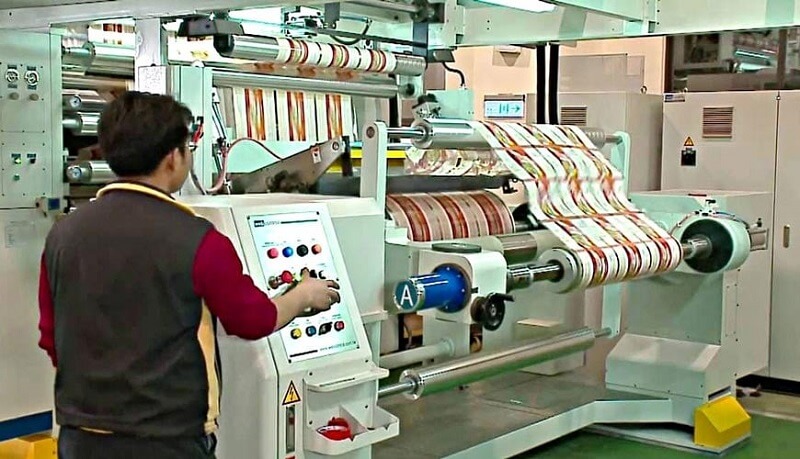 Vận hành máy in bao bì nhựa dạng cuộn