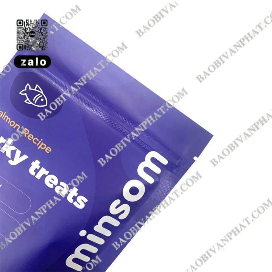 Chi tiết khóa zipper trên túi băng keo