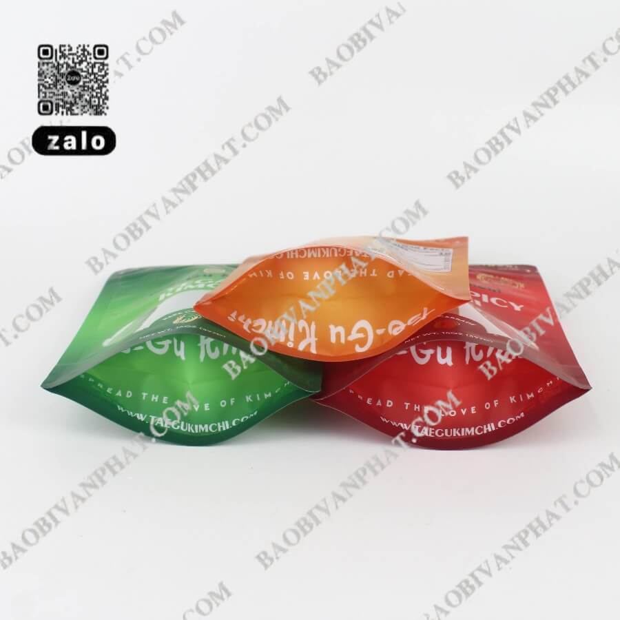 Đáy túi đựng kẹo hàn 4 cạnh dạng đứng chắc chắn sau khi đóng gói