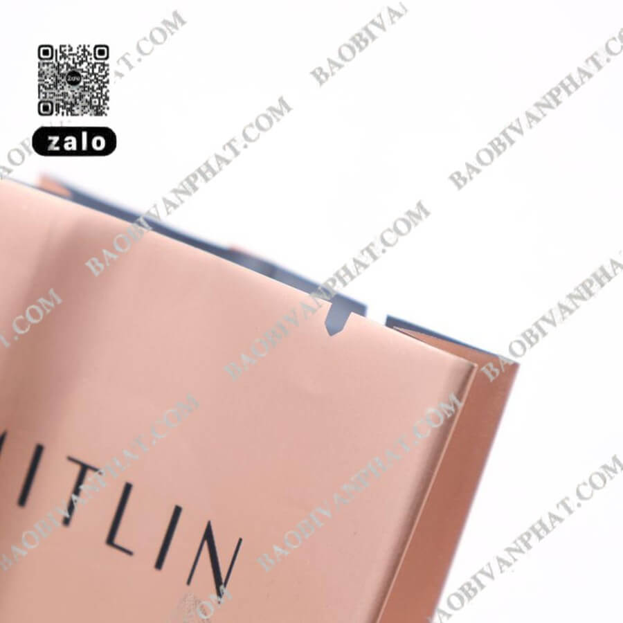Miệng túi xếp hông lưng giữa