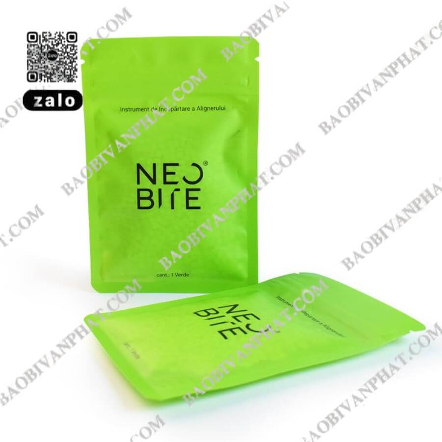 Túi zipper 3 biên màu xanh lá ở tư thế đứng và nằm